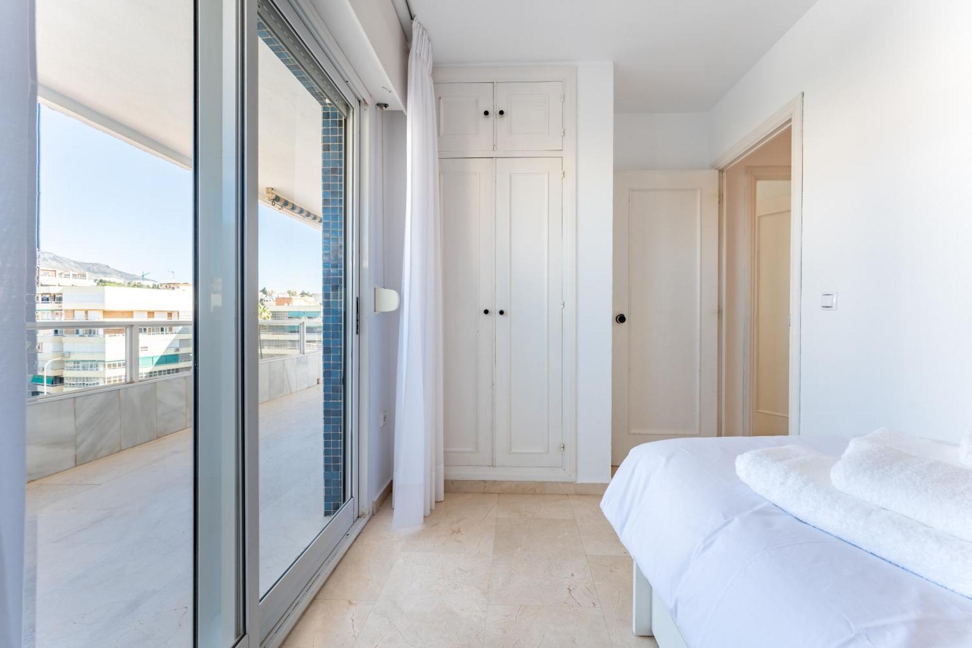 Tropico Carihuela View & Parking Apartment Torremolinos Luaran gambar