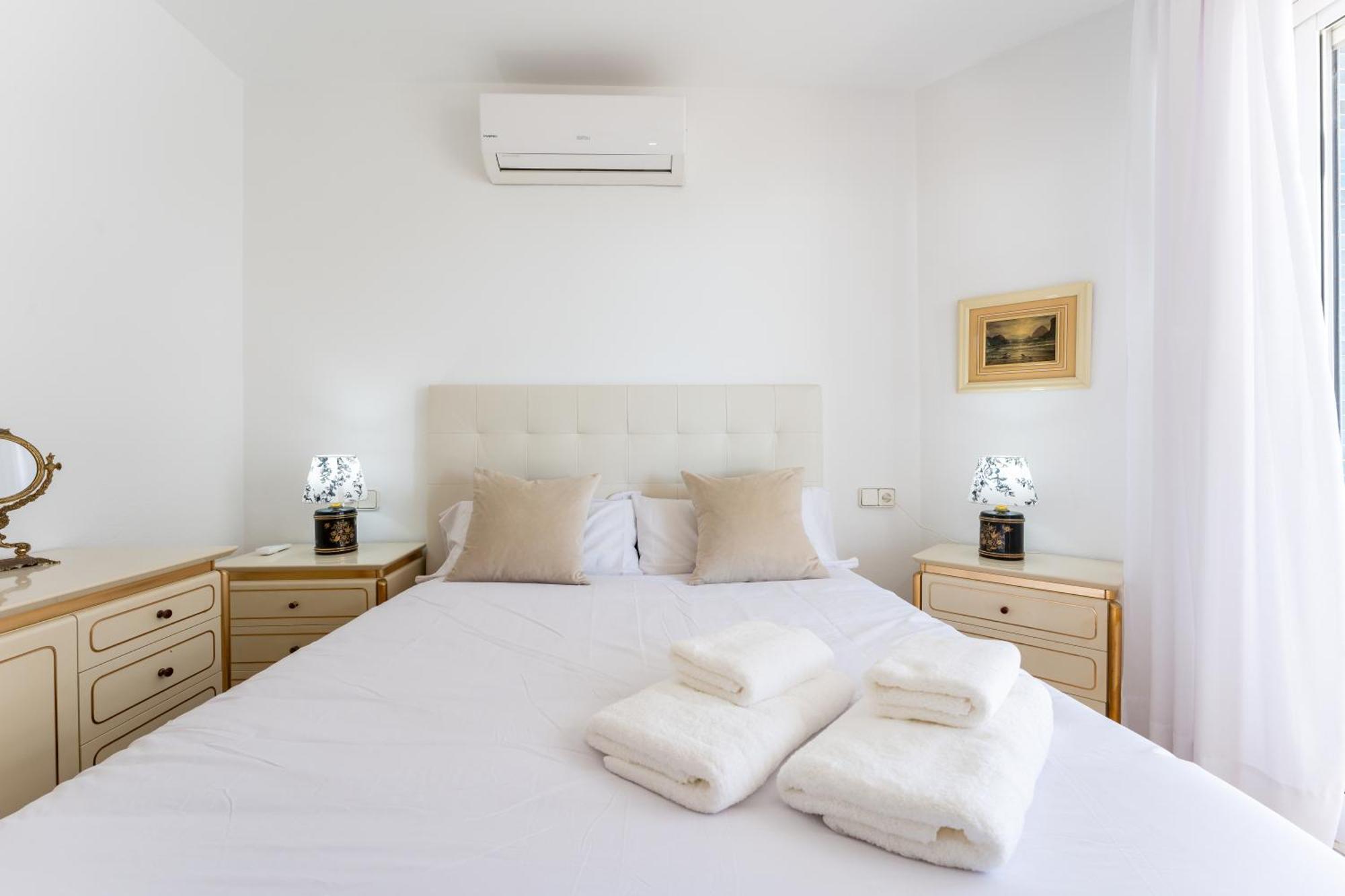 Tropico Carihuela View & Parking Apartment Torremolinos Luaran gambar