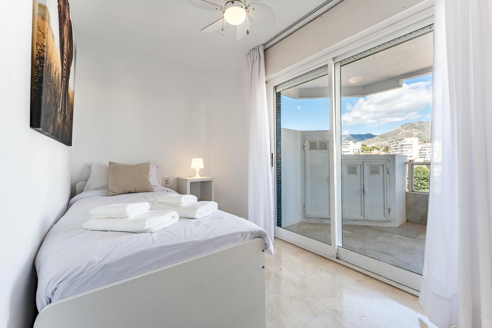 Tropico Carihuela View & Parking Apartment Torremolinos Luaran gambar