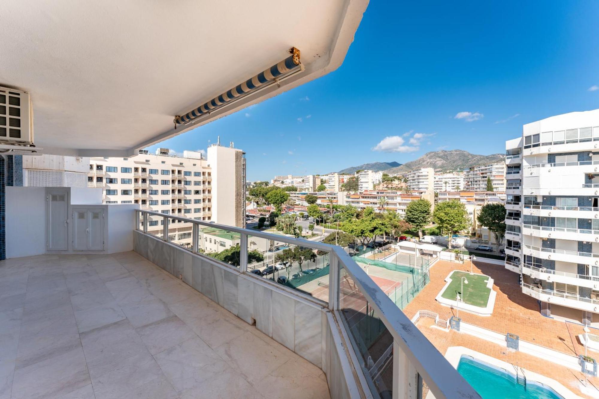 Tropico Carihuela View & Parking Apartment Torremolinos Luaran gambar
